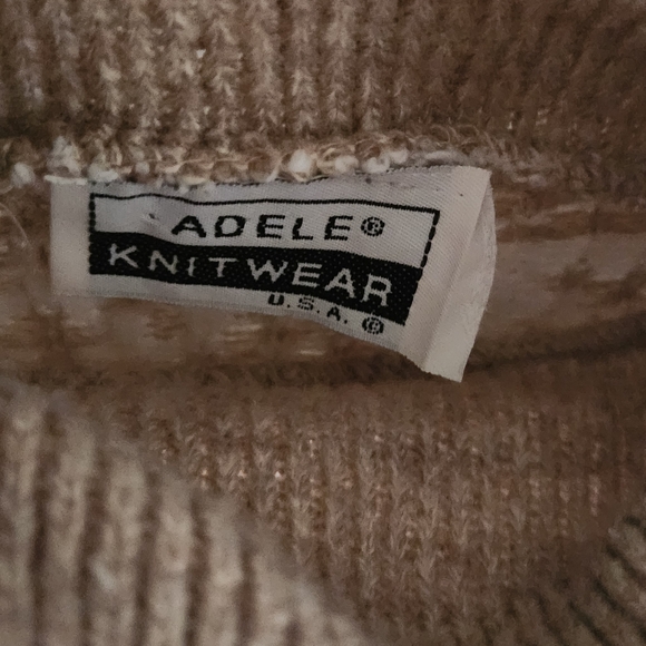 Adele Knitwear Oversized Turtleneck Sweater - Picture 5 of 5